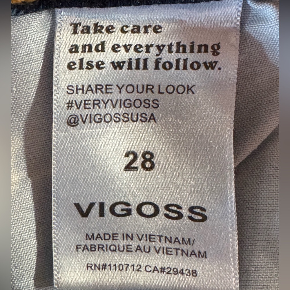 VIGOSS Stevie Crop Straight Raw Hem Jeans (28) - Picture 6 of 16